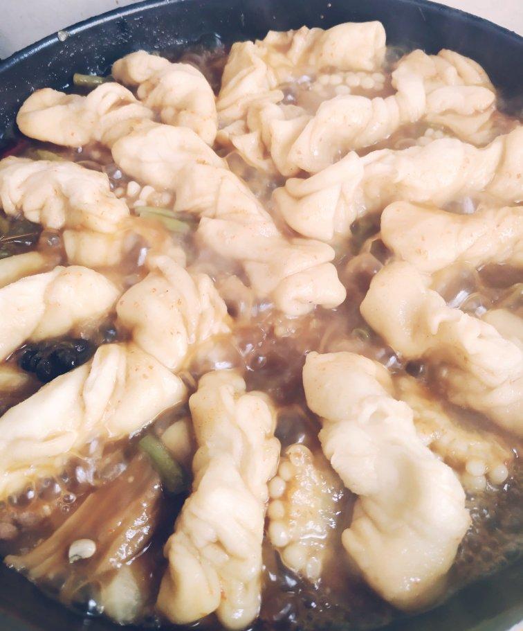 一锅出-豆角土豆玉米五花肉卷子