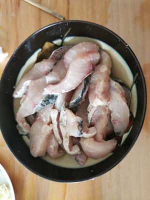传统老味道—上海熏鱼的做法 步骤2