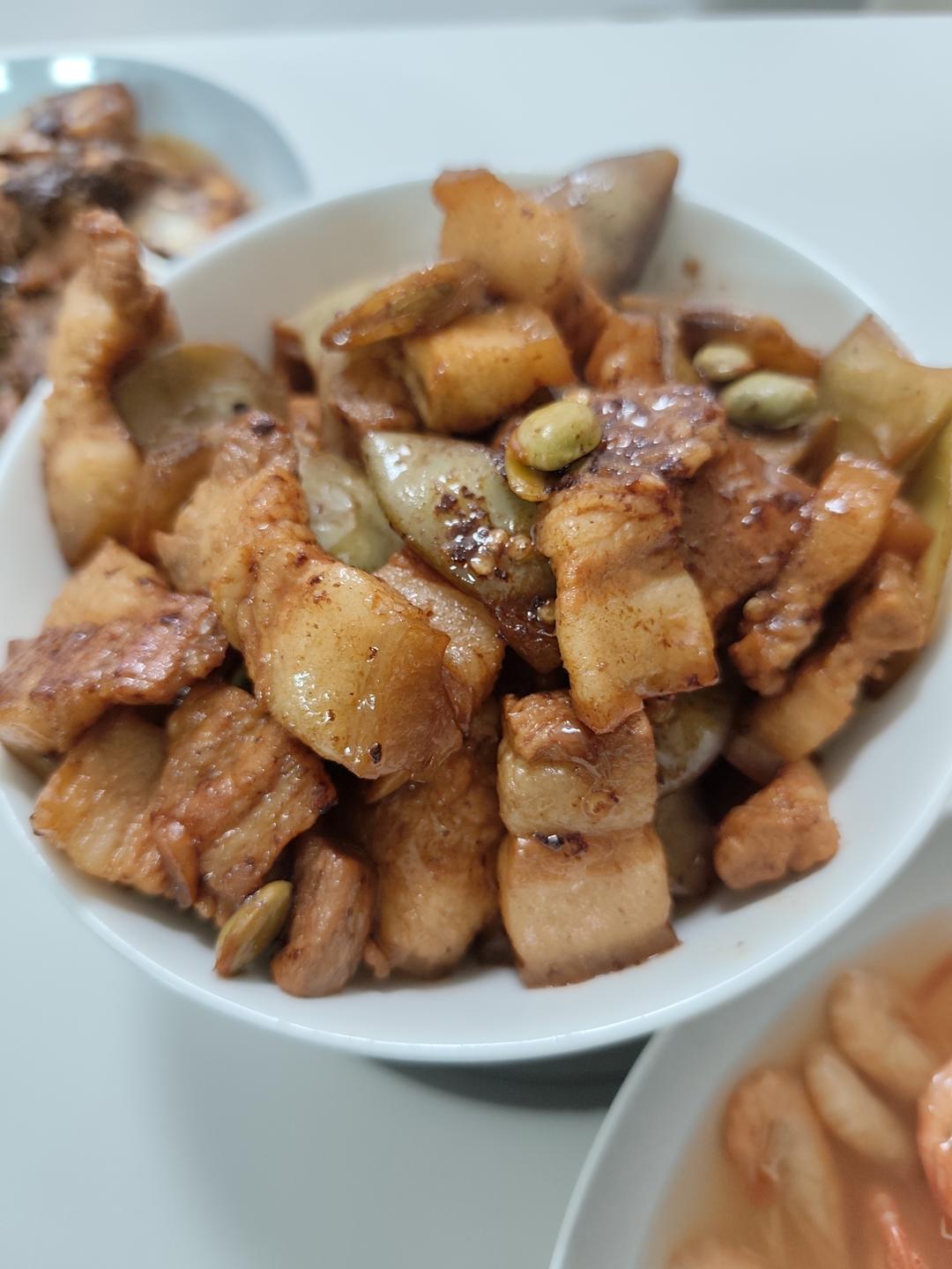 秋季美味紫扁豆烧五花肉
