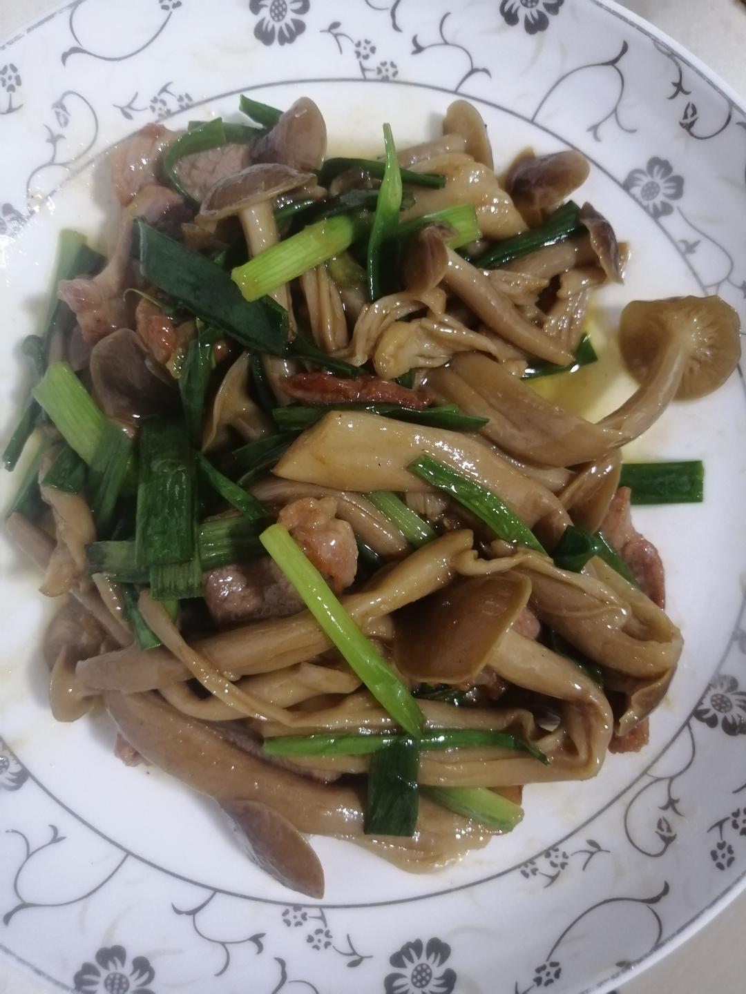 鹿茸菇炒肉