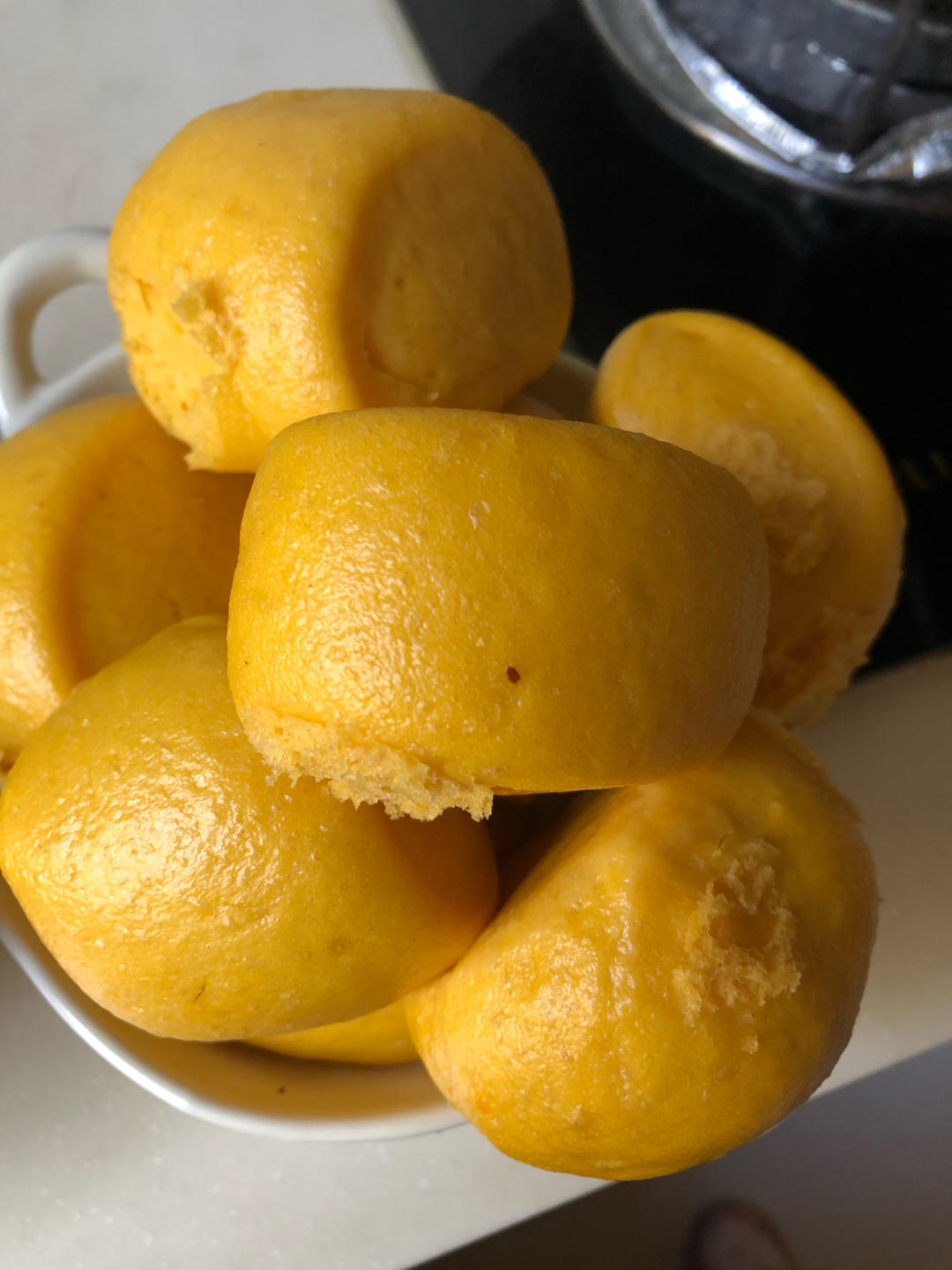 新手也可以--详解如何做出人见人爱、金黄的南瓜馒头