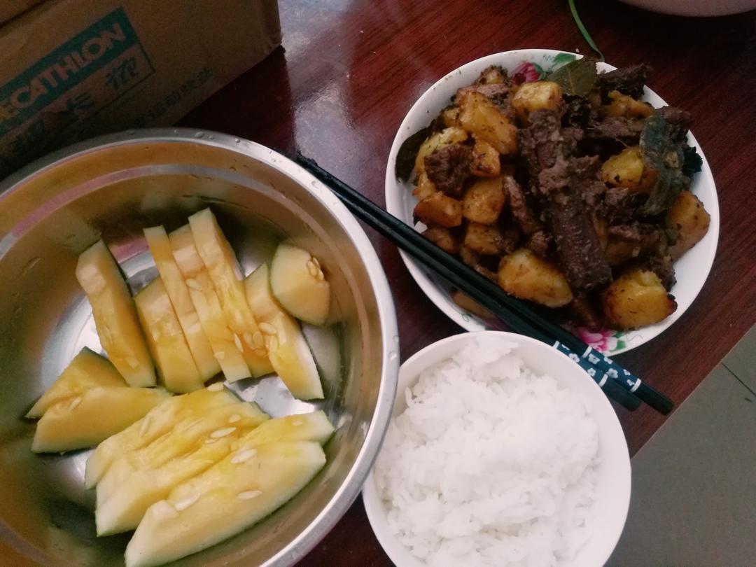 土豆炖牛肉