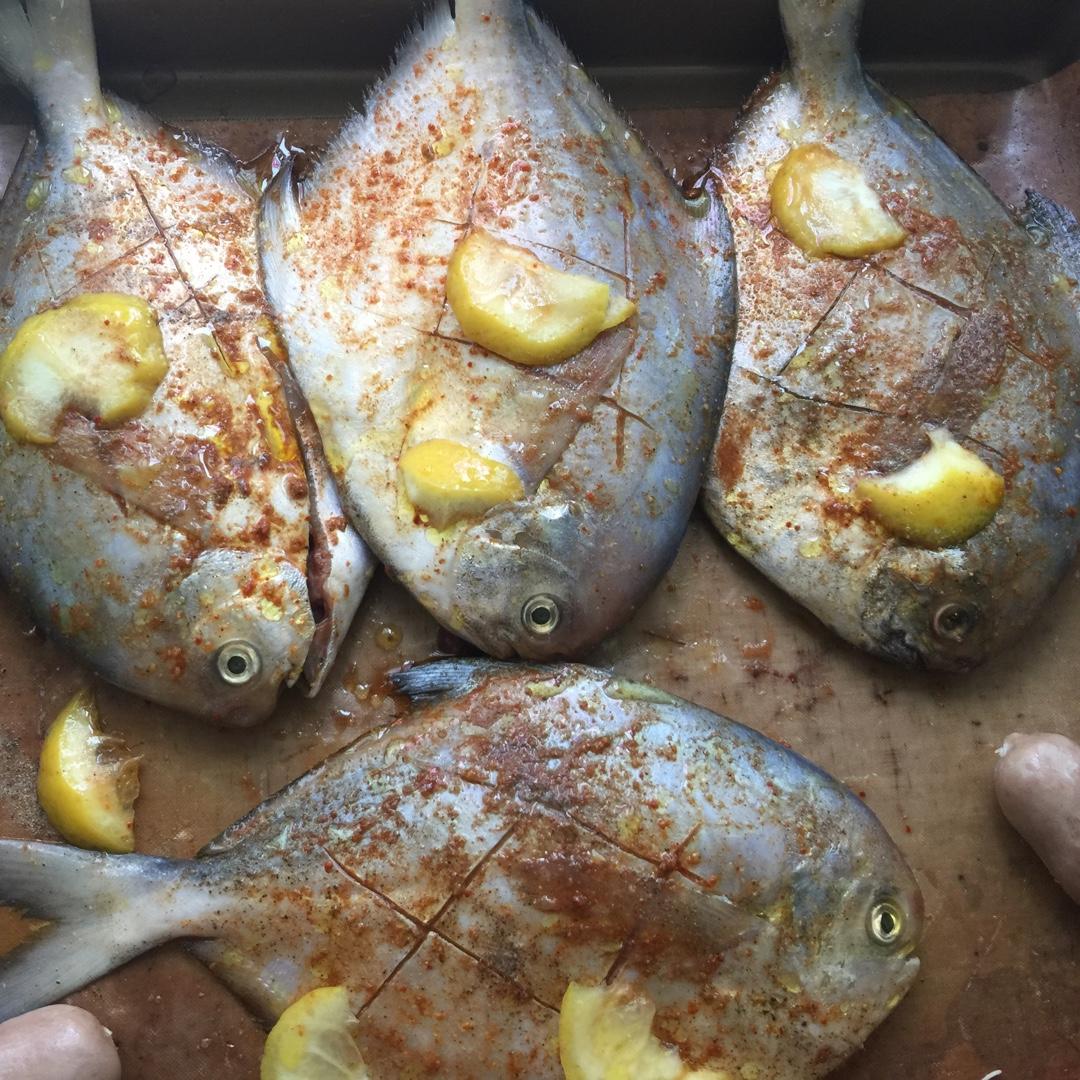 橙香烤鲳鱼