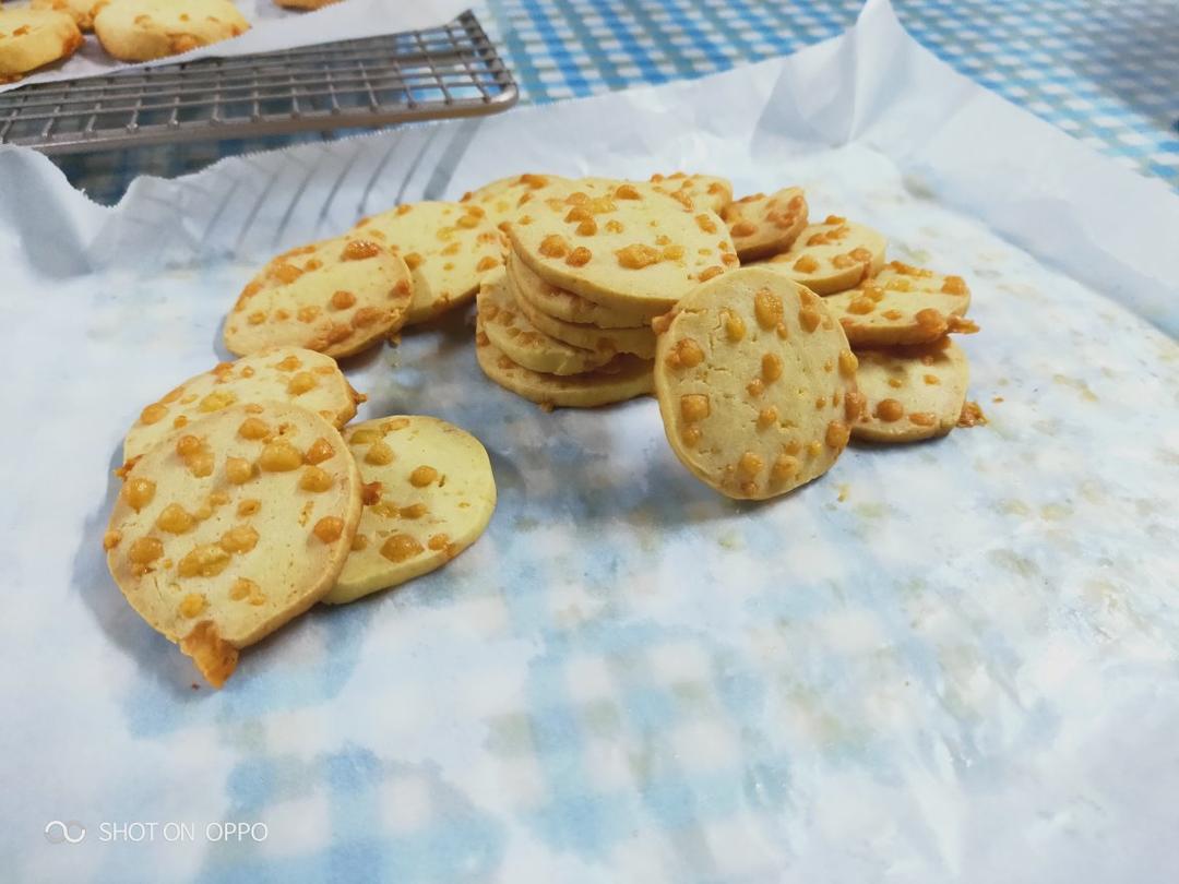 粒粒切达奶酪饼干