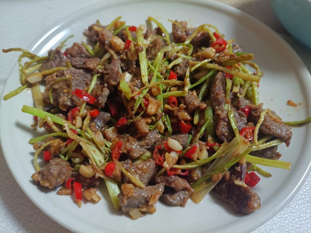 下饭神器又来了，试试这道芹菜炒牛肉！！