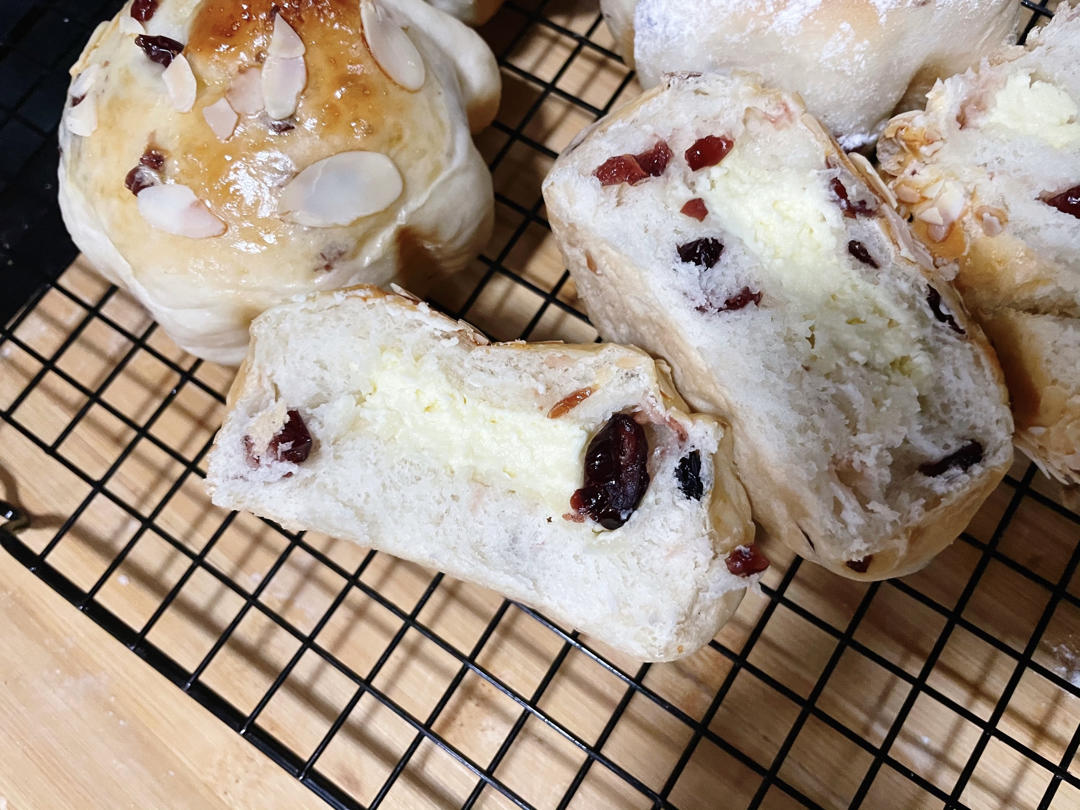 《Tinrry+》蔓越莓乳酪软欧（帅帅小厨）