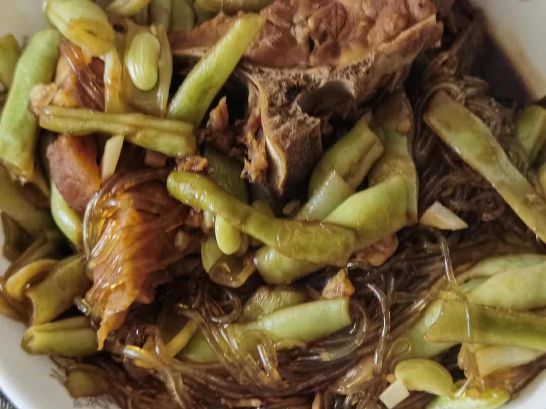 豆角粉条熬猪骨