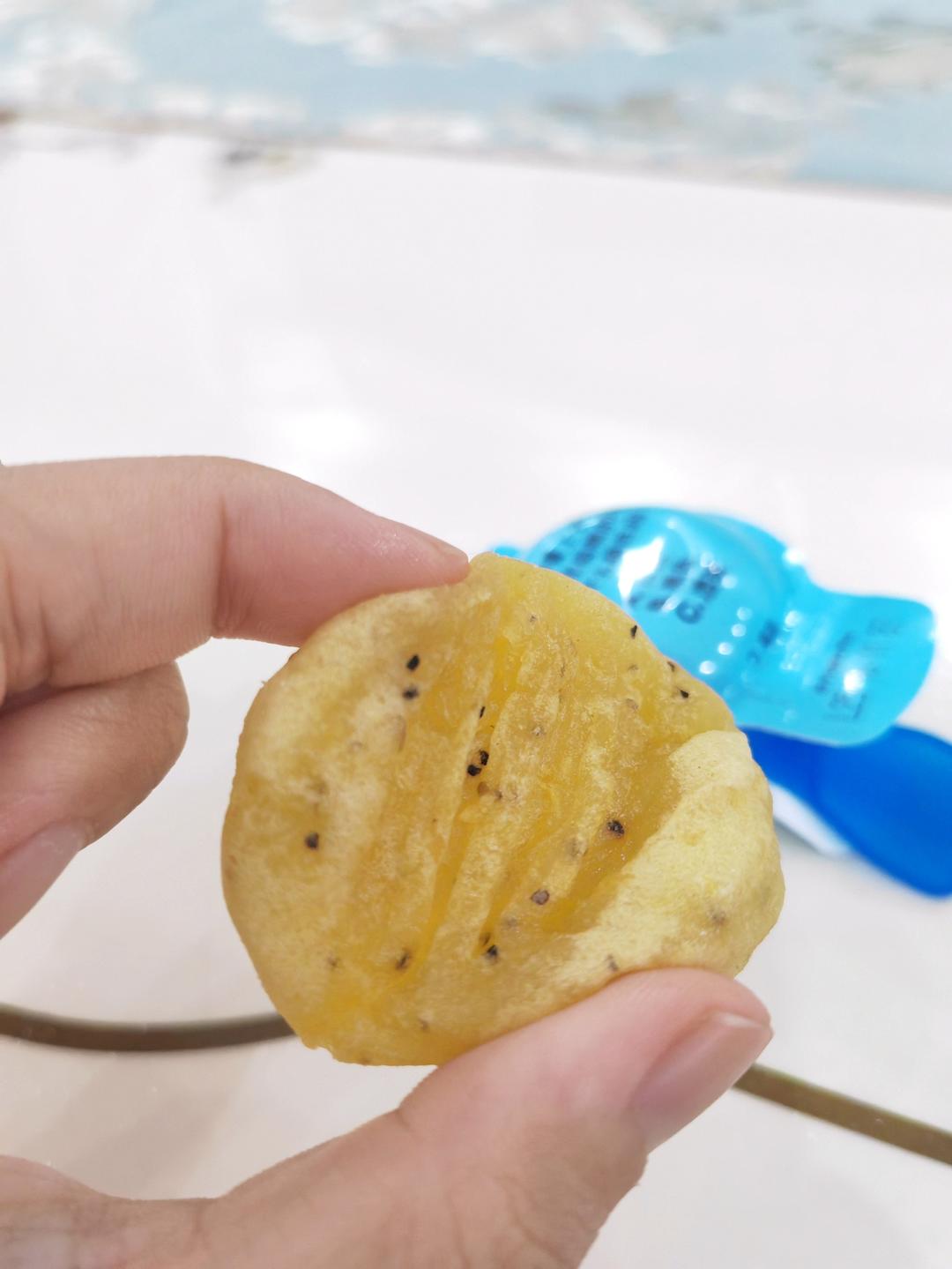 黑椒脆薯饼，一个土豆做一大盘的小零食，哄娃神器，强过薯片百倍