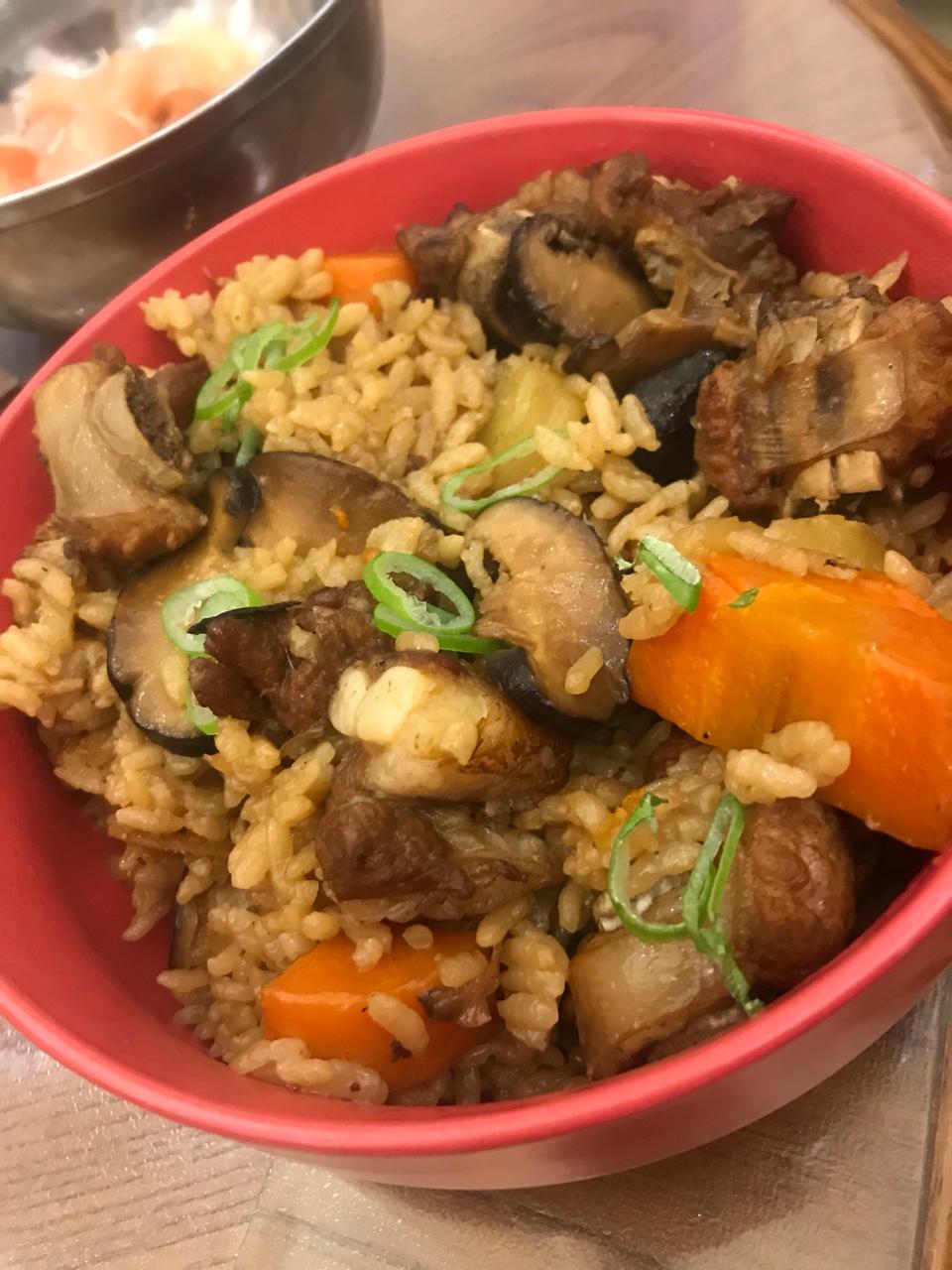 喷香排骨焖饭（爆好吃）