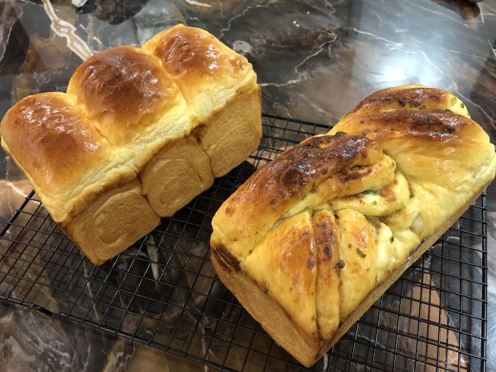 香葱肉松手撕吐司