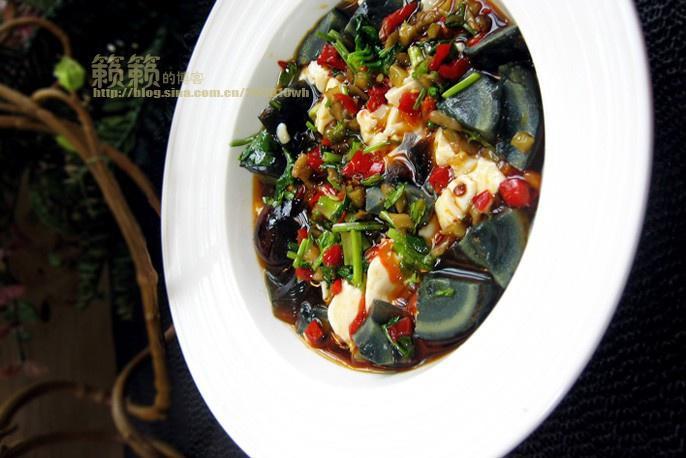 皮蛋拌豆腐的做法