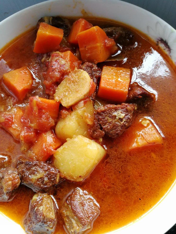 一个话唠包教包会的香浓红烩牛腩