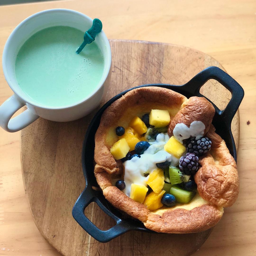 Dutch baby pancake