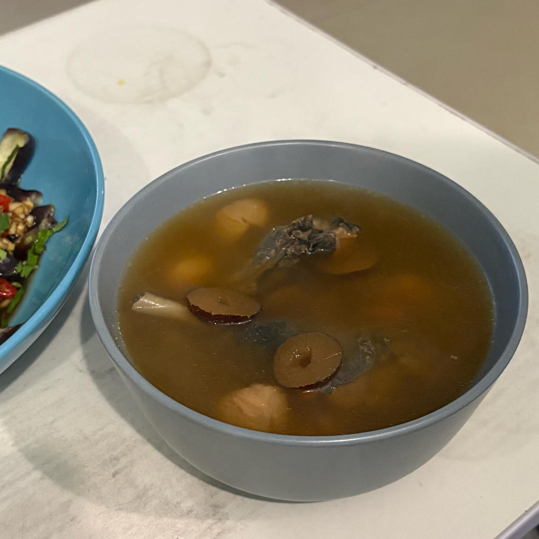 红枣枸杞乌鸡汤