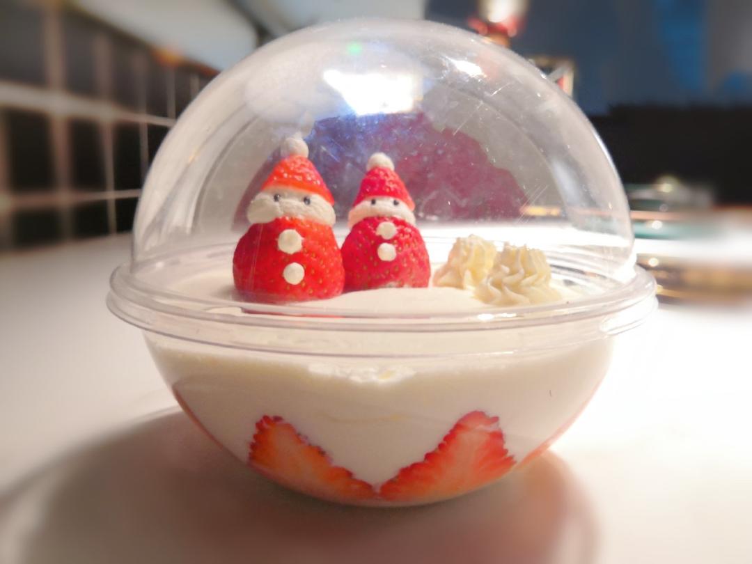 圣诞雪人草莓蛋糕