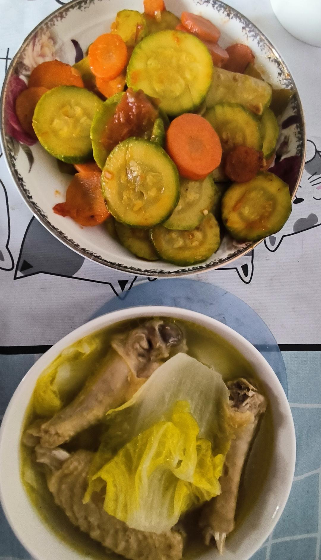 西红柿炒西葫芦