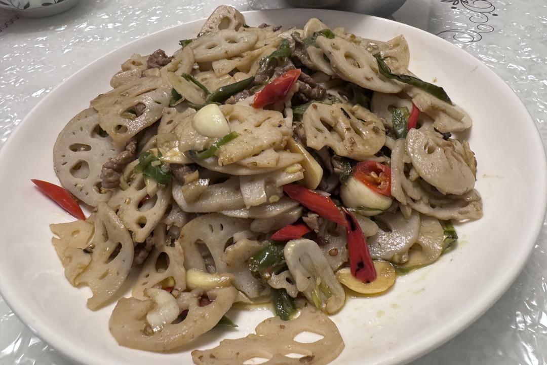 爽脆酸辣的炒藕片