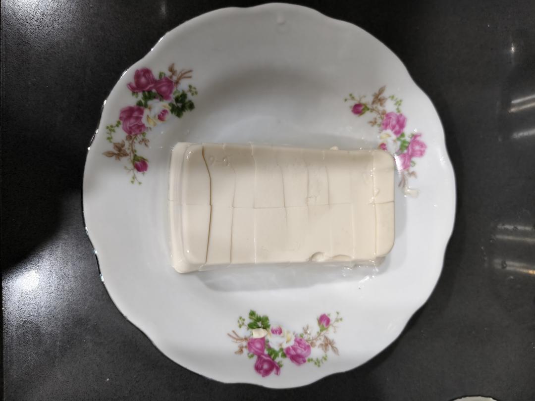 超简单的皮蛋拌豆腐
