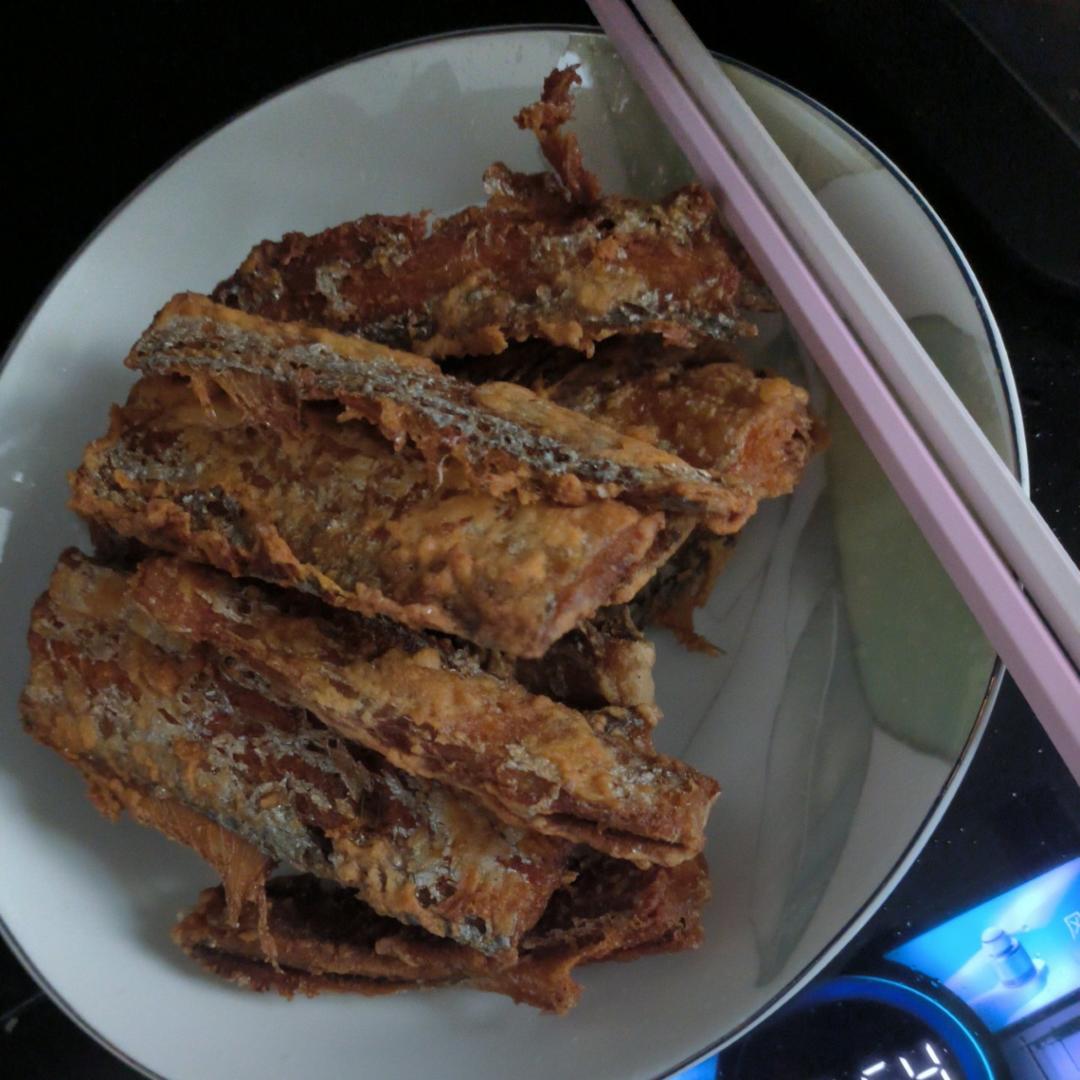 干炸带鱼（裹粉与不裹粉对比版）