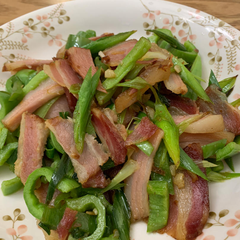 蒜苗炒腊肉