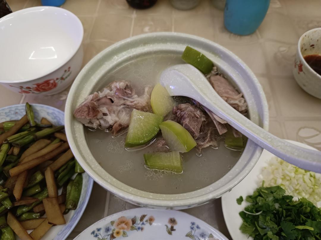 羊肉汤(炖萝卜)