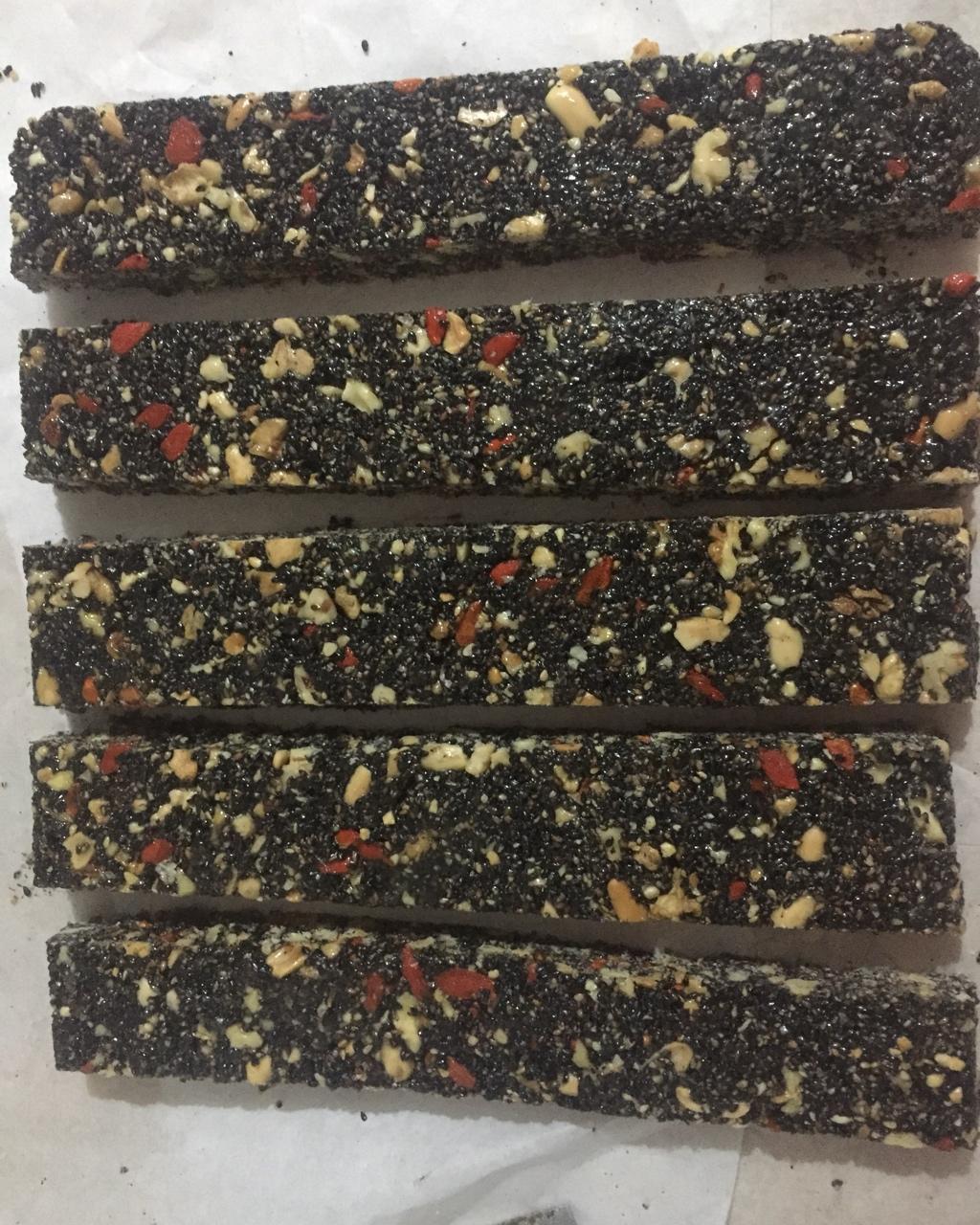 枸杞核桃花生黑芝麻片