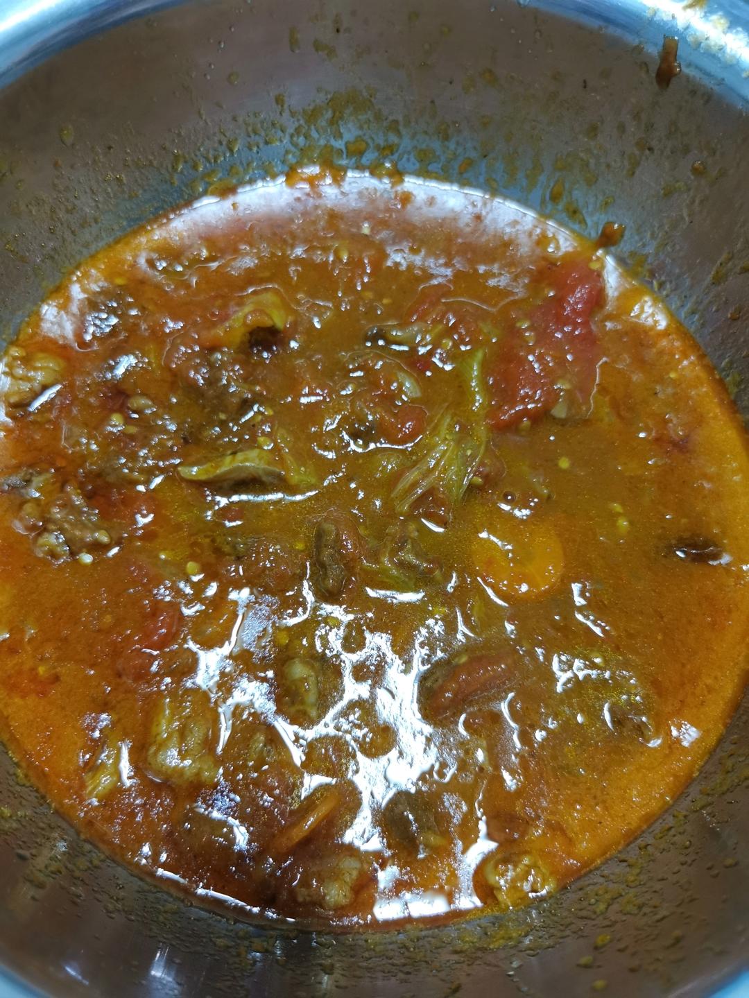 🍅番茄土豆炖牛腩，汤汁超浓郁！拌饭绝了哇‼️
