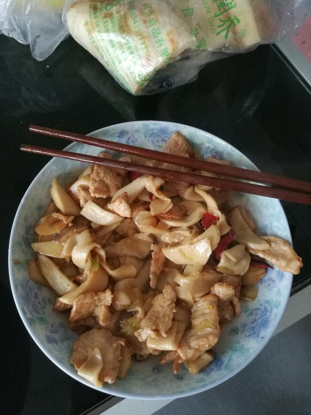 杏鲍菇炒肉片