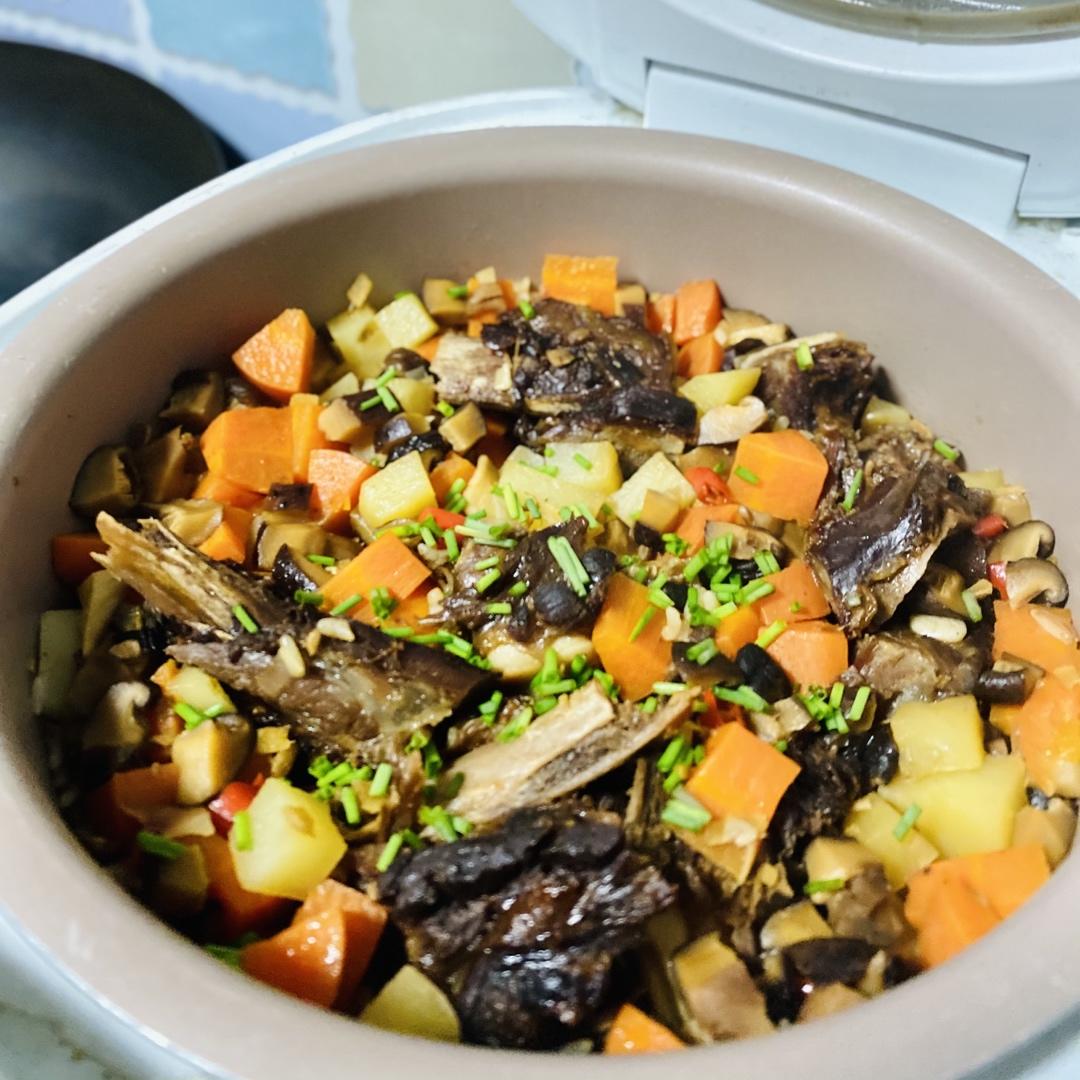 喷香排骨焖饭（爆好吃）