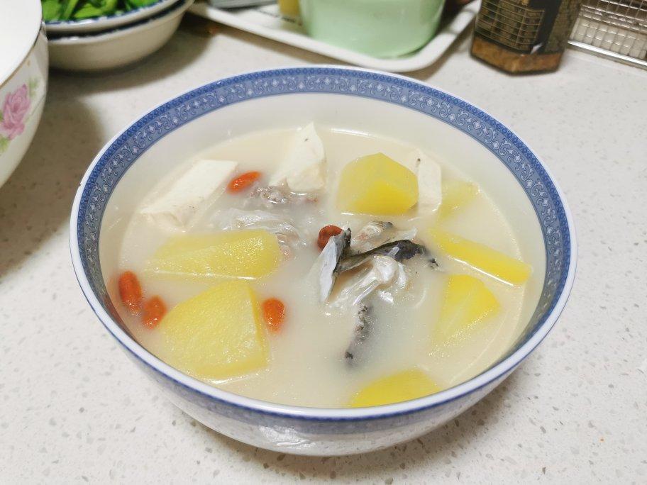 鱼头豆腐汤