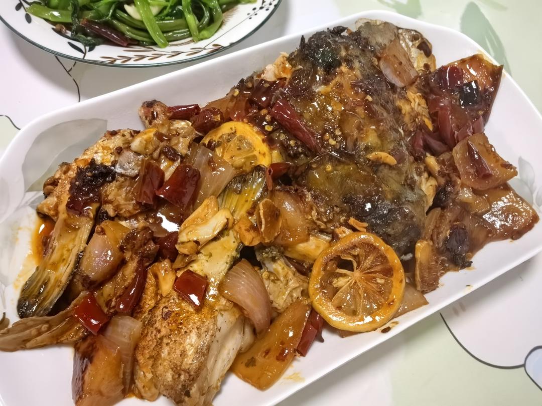 8分钟上桌的美食——砂锅三文鱼头煲