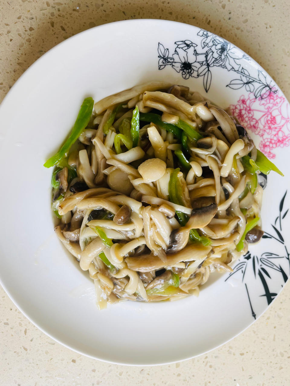 素下饭菜炒菌菇·小美的美食