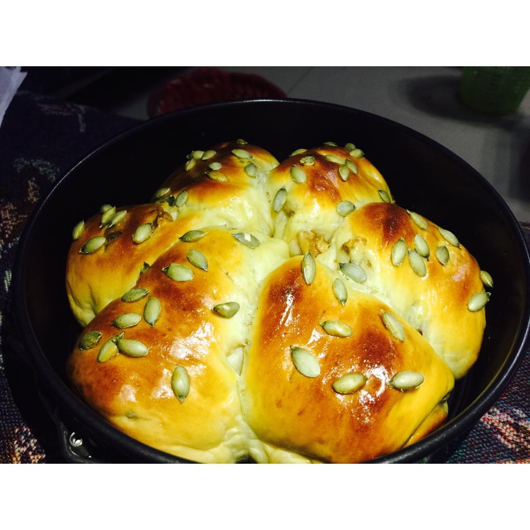 日式香浓炼乳面包