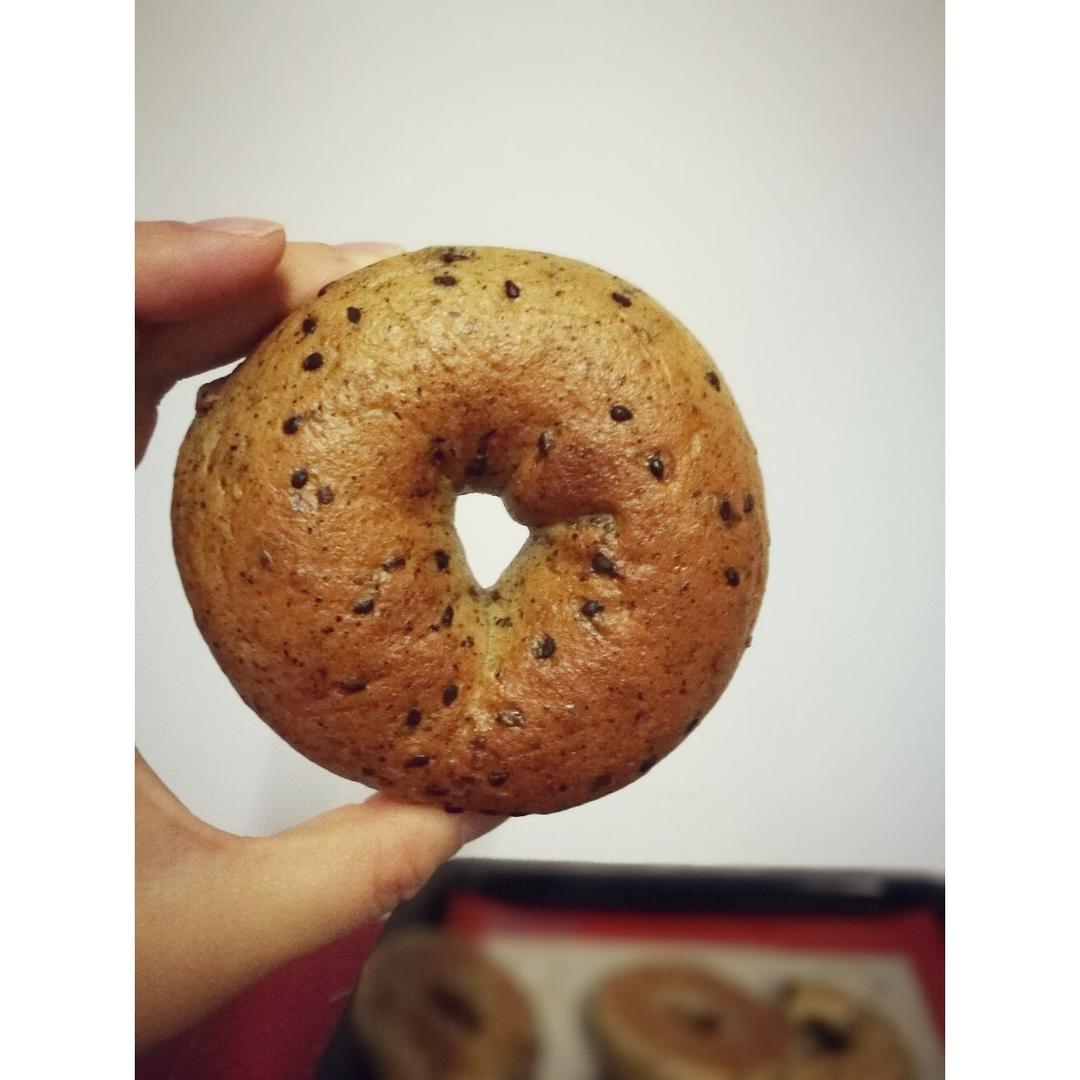 黑芝麻全麦贝果