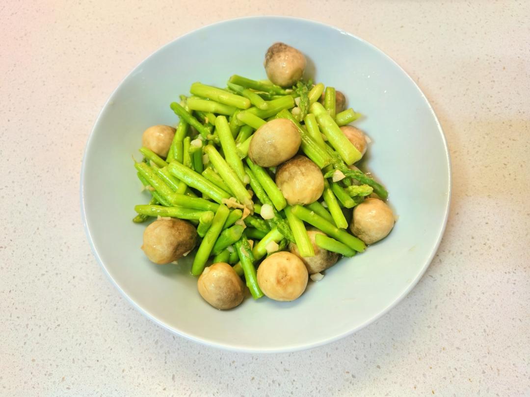 蒜香草菇炒芦笋 by wqy