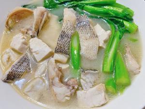清淡鲜美的家常鲈鱼豆腐汤的做法 步骤9