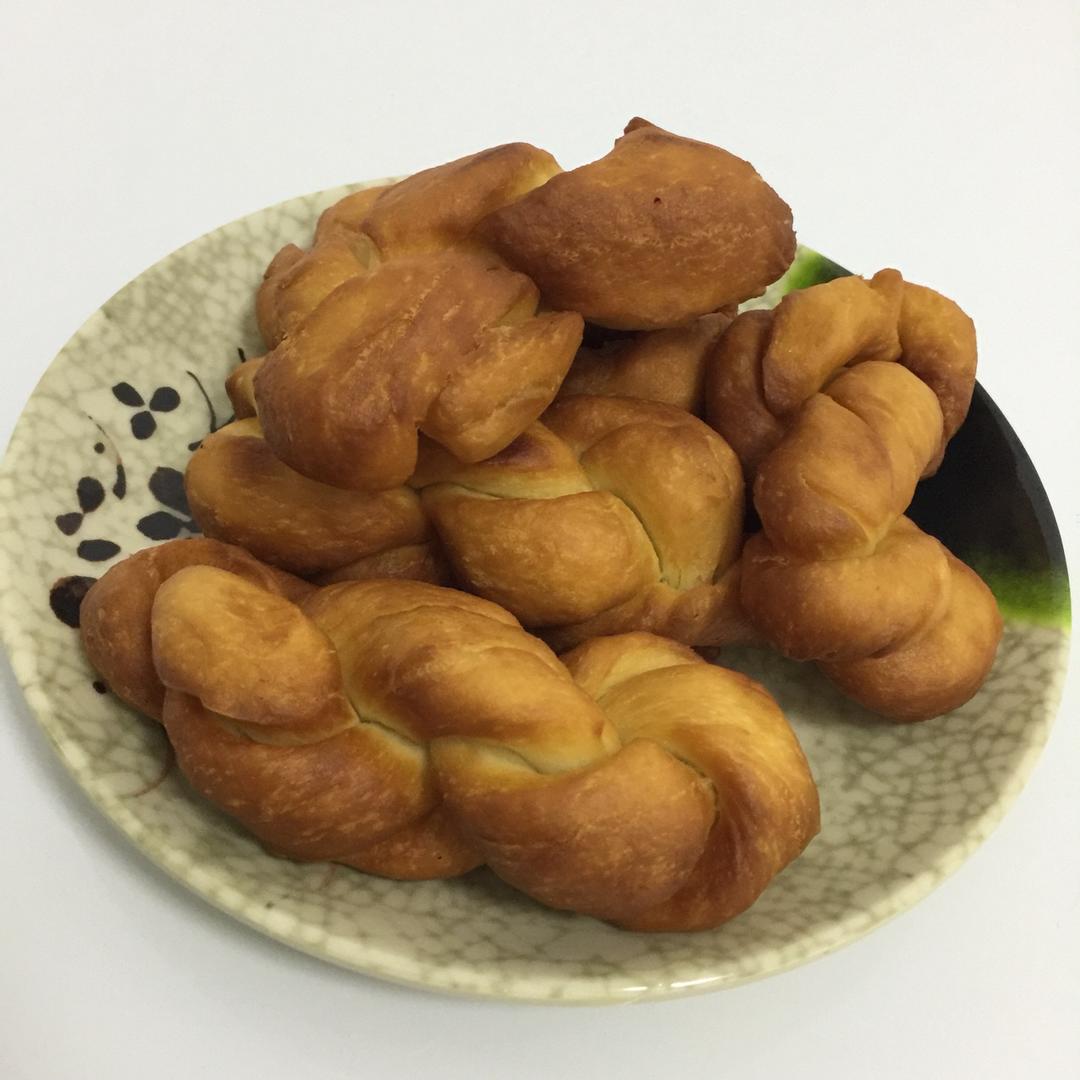 鲜奶软麻花