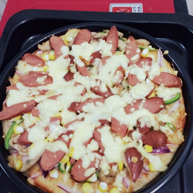 薄饼脆皮火腿pizza