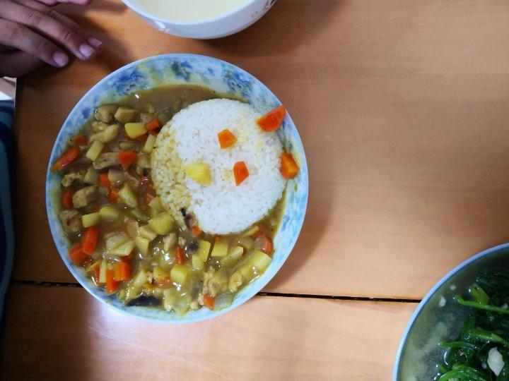 好吃的鸡肉土豆咖喱饭