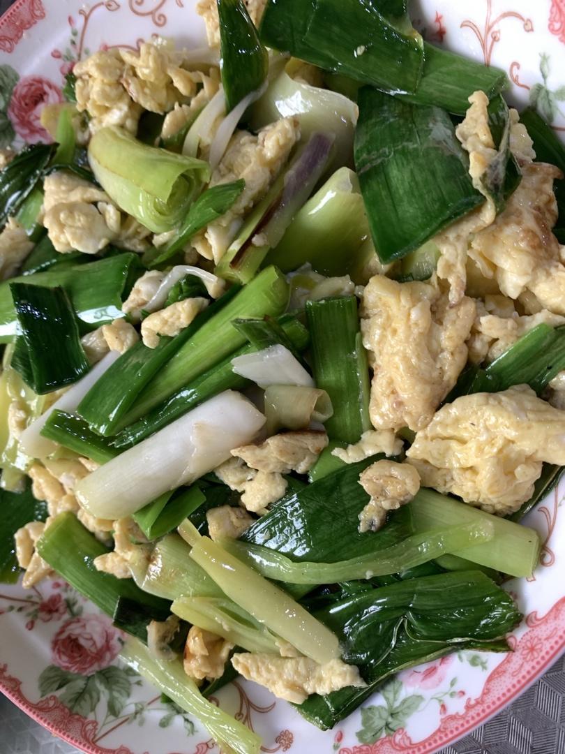 新手小厨糯米团子做的大蒜炒鸡蛋