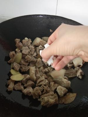 超好吃的土豆炖牛肉的做法 步骤7