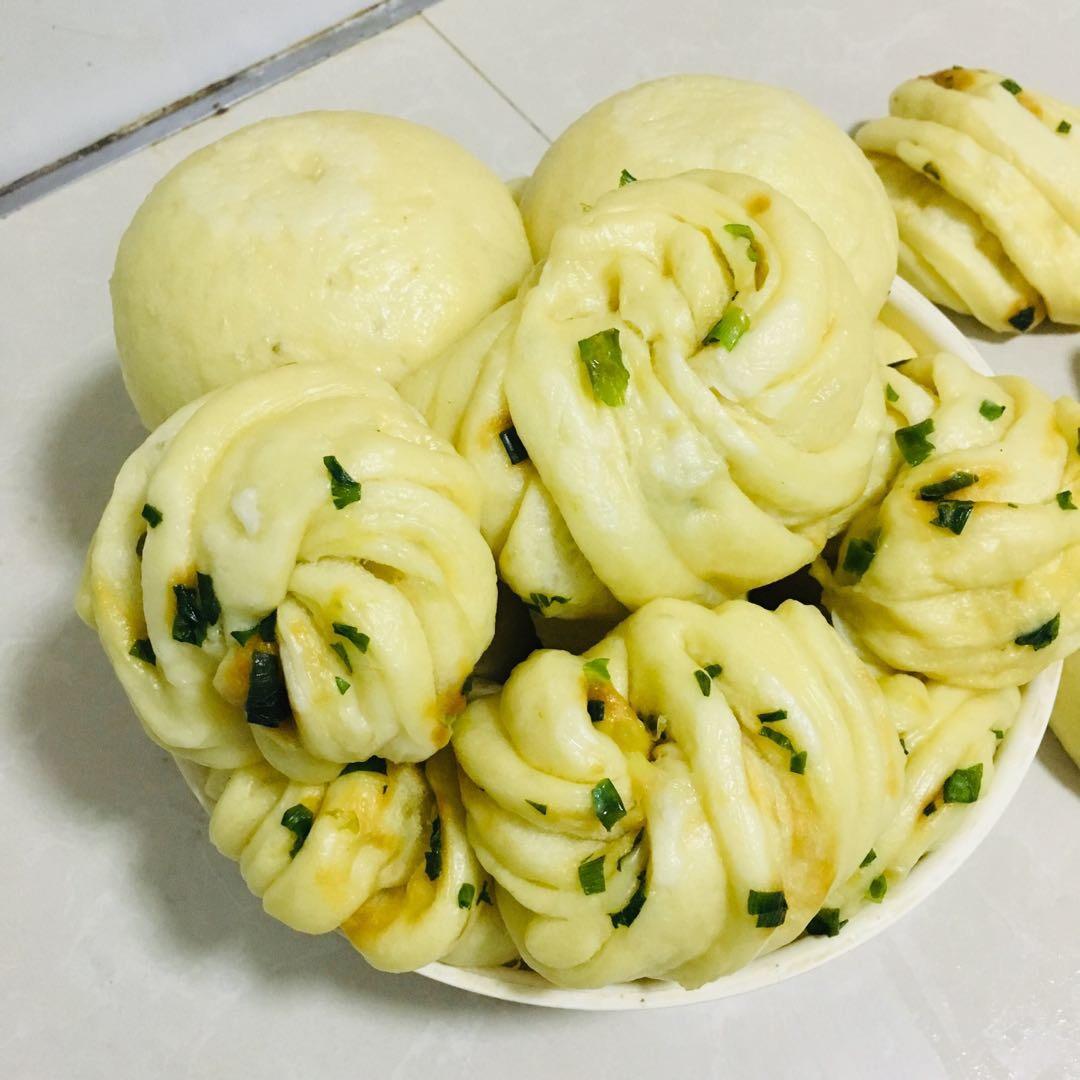 传统的葱油花卷