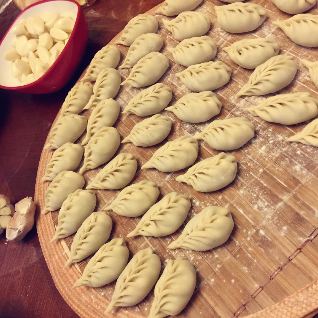 韭菜猪肉饺子(最简单最好吃又最多汁的饺子)