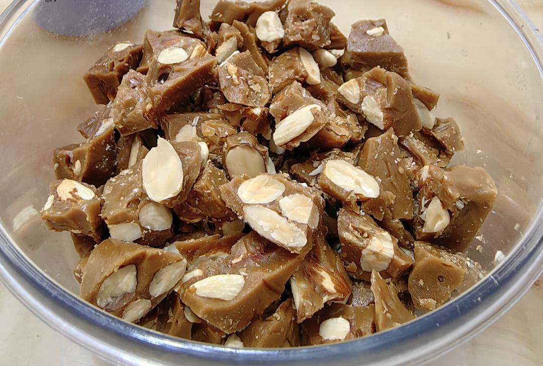 海盐杏仁太妃糖