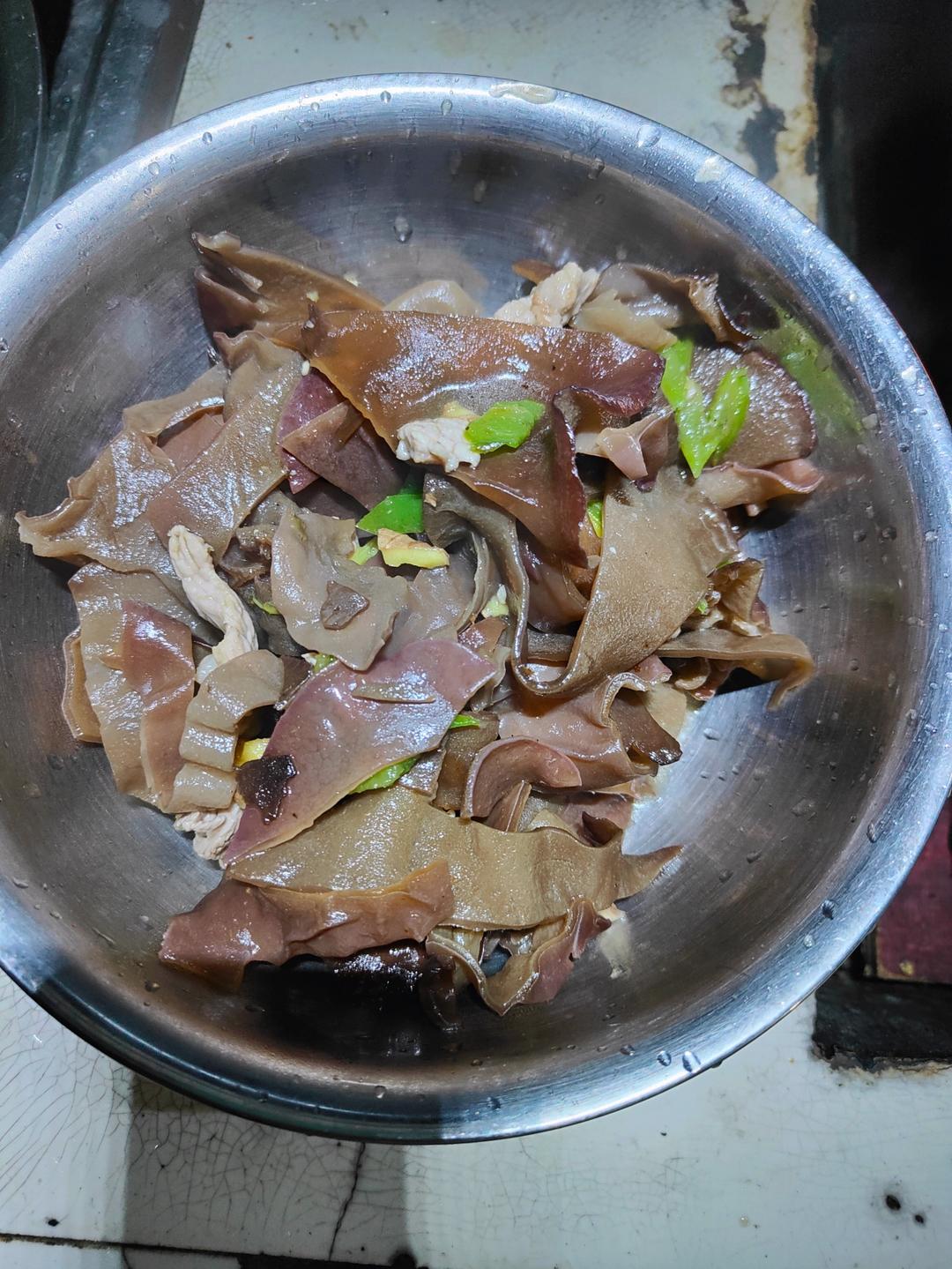 超简单家常木耳炒肉
