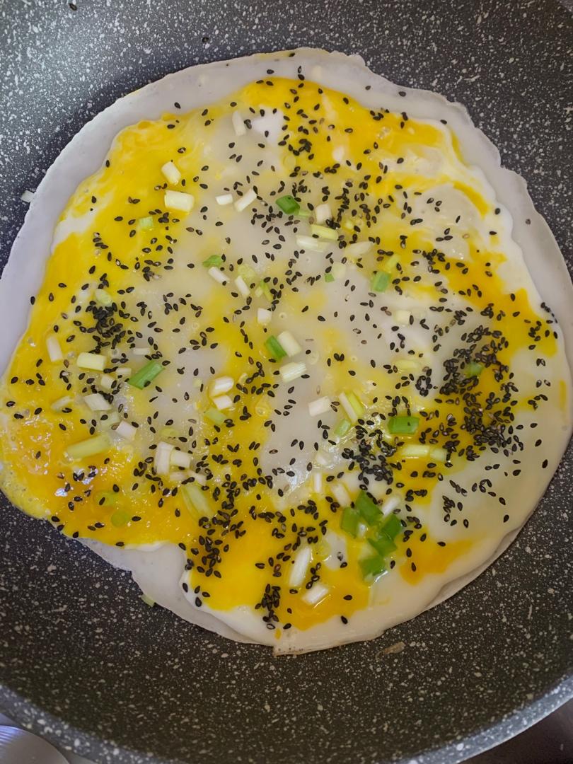 家庭版煎饼果子---快手健康早餐，利用家里现有材料