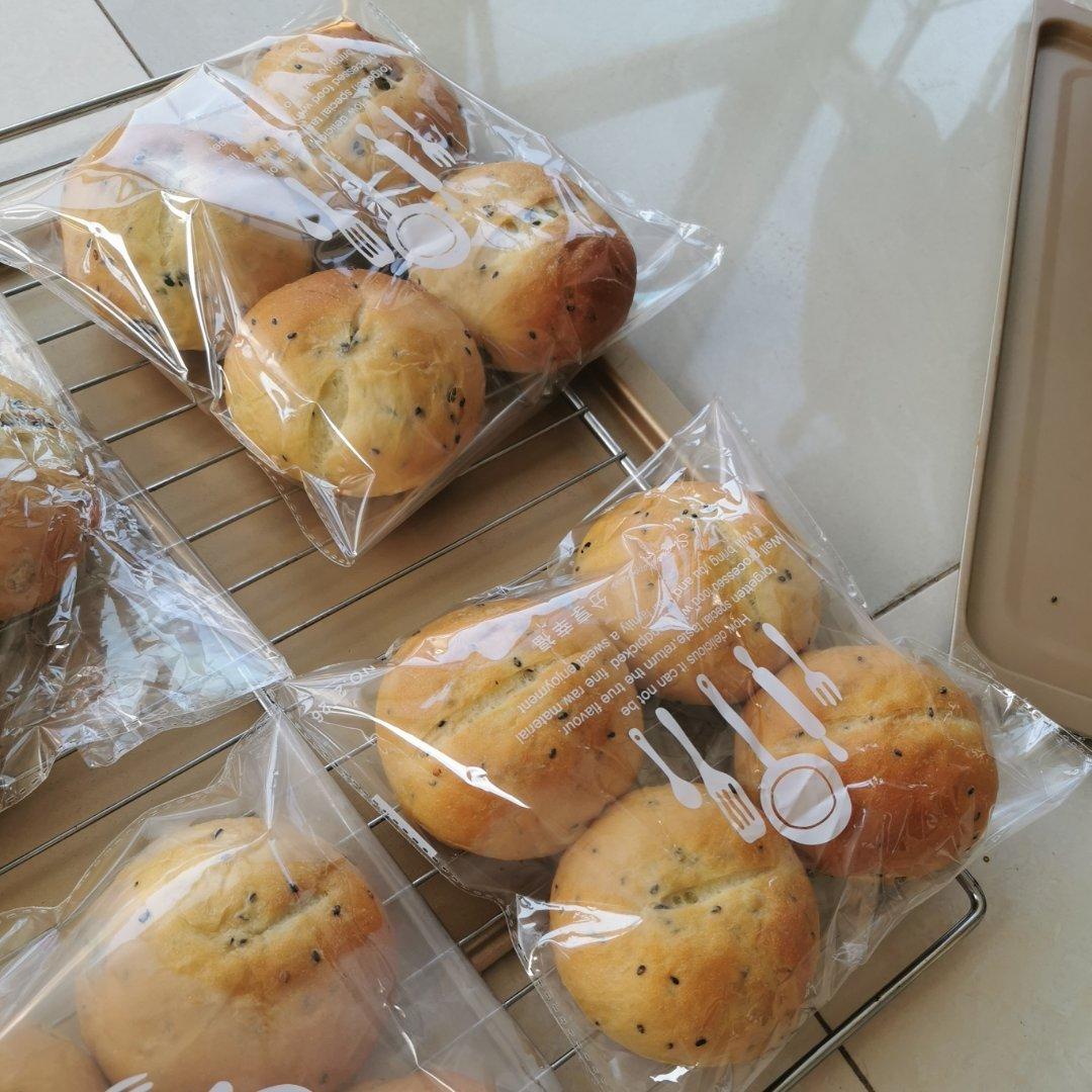 红薯黑芝麻面包球