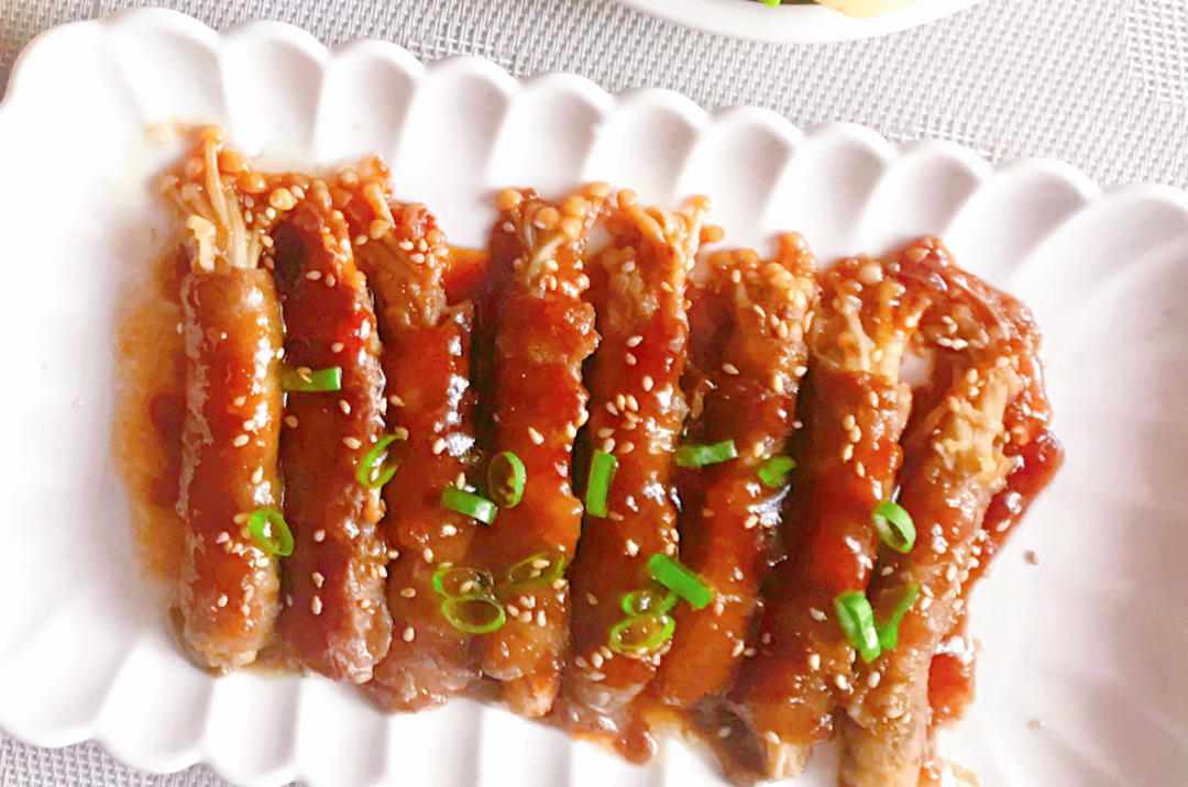 【金针菇肥牛卷】