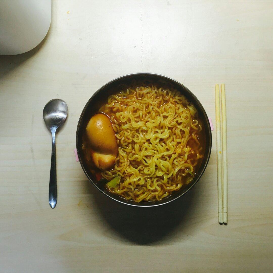 满足食欲的深夜秘密 森系浓香泡面