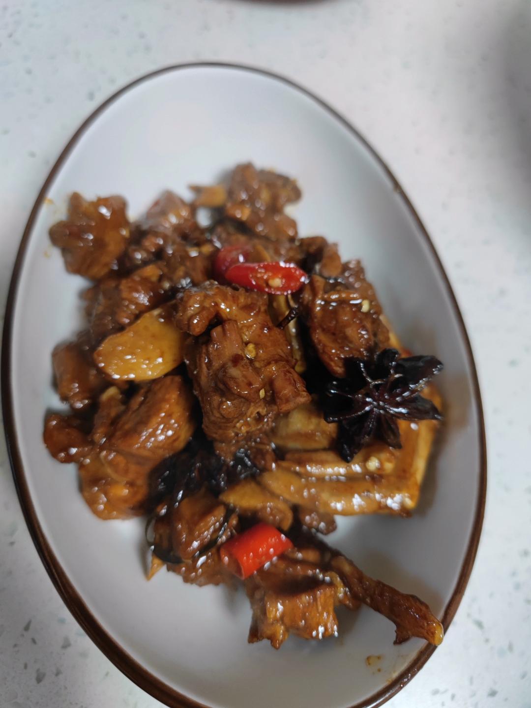 【视频】秋高鸭肥，红烧麻鸭吃起来「瞭望角的厨房」